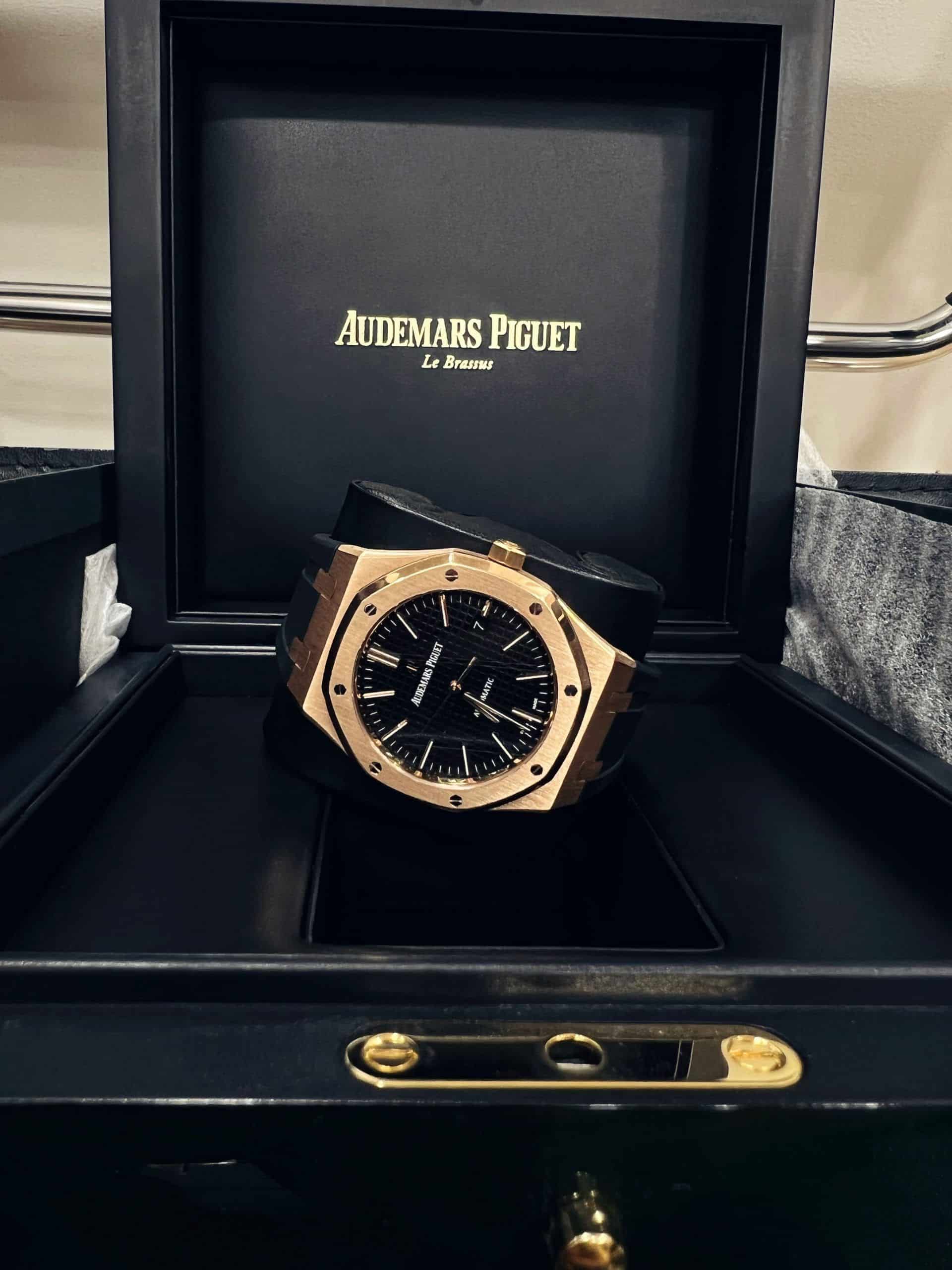 Audemars Piguet Royal Oak Selfwinding Date 41mm / 2017 - Imagen 2