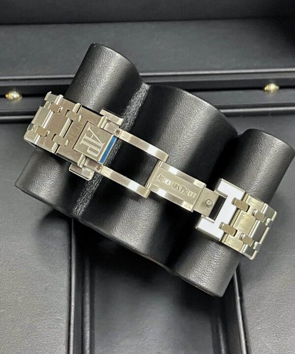 Alternative view of Audemars Piguet / Royal Oak / Bisel de diamantes / 2021