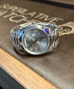 Alternative view of Day-Date 40 platino / Esfera Azul Hielo / 228236-0012 / 2022