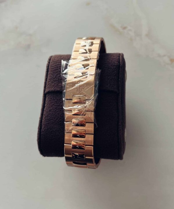 Patek Philippe Nautilus 5990/1R-001 / 2022 - Imagen 4