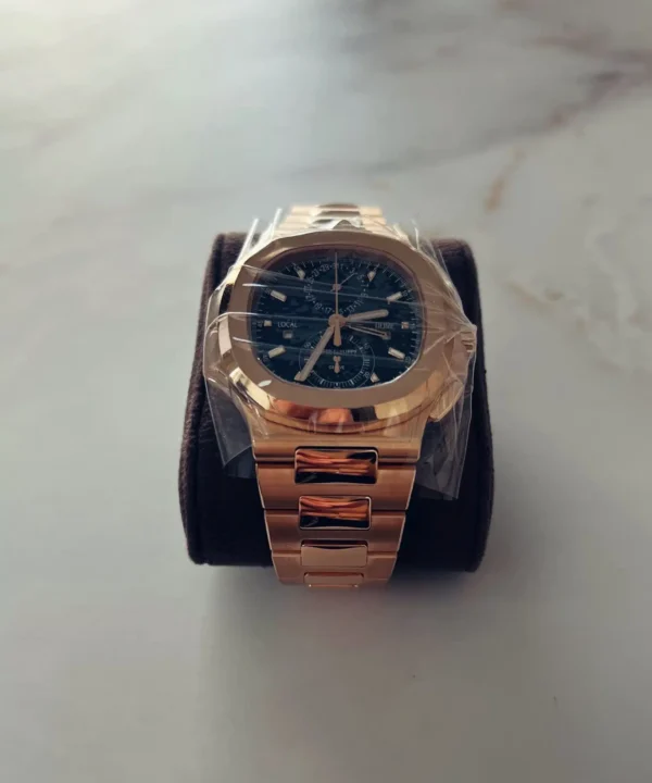 Alternative view of Patek Philippe Nautilus 5990/1R-001 / 2022