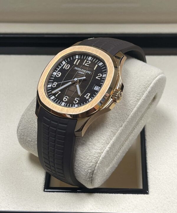 Alternative view of Patek Philippe / 5167R / Aquanaut / Oro rosa / 2021