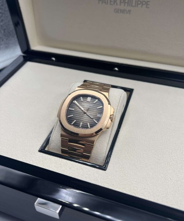 Patek Philippe Nautilus 5711/1R / 2023 / Oro rosa - Imagen 3