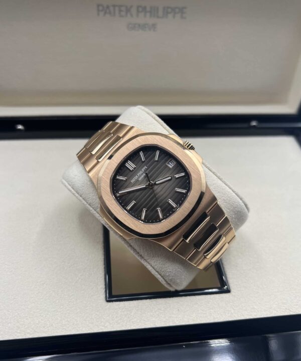Patek Philippe Nautilus 5711/1R / 2023 / Oro rosa - Imagen 4