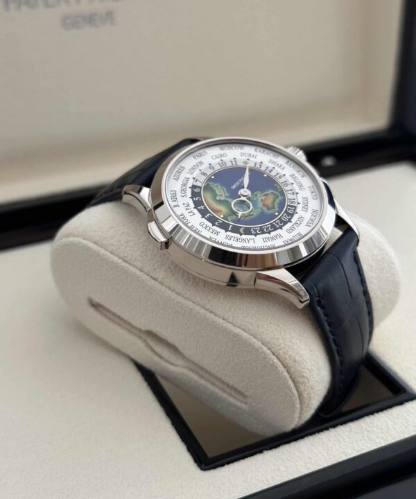 Alternative view of Patek Philippe Complicaciones 5231G / 2023