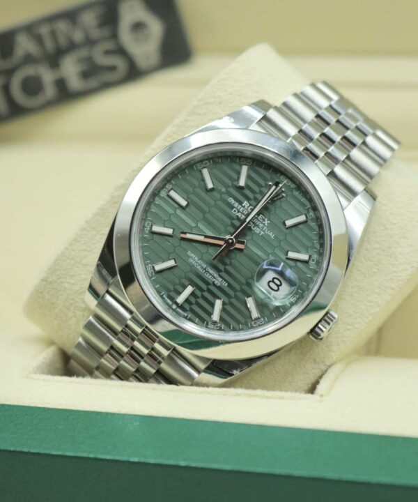 Rolex Datejust 41mm esfera verde estriada / 126300 / 2023