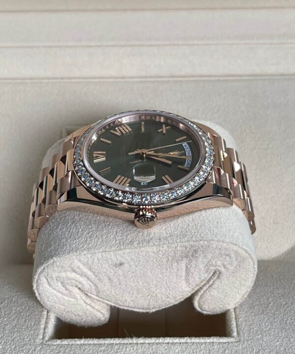 Rolex Rolex Oyster Perpetual Day-Date 40 / esfera verde / 2021 - Imagen 4