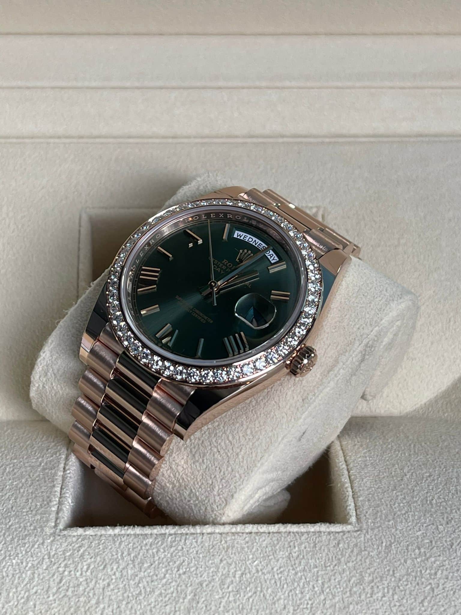Rolex Rolex Oyster Perpetual Day-Date 40 / esfera verde / 2021 - Imagen 2
