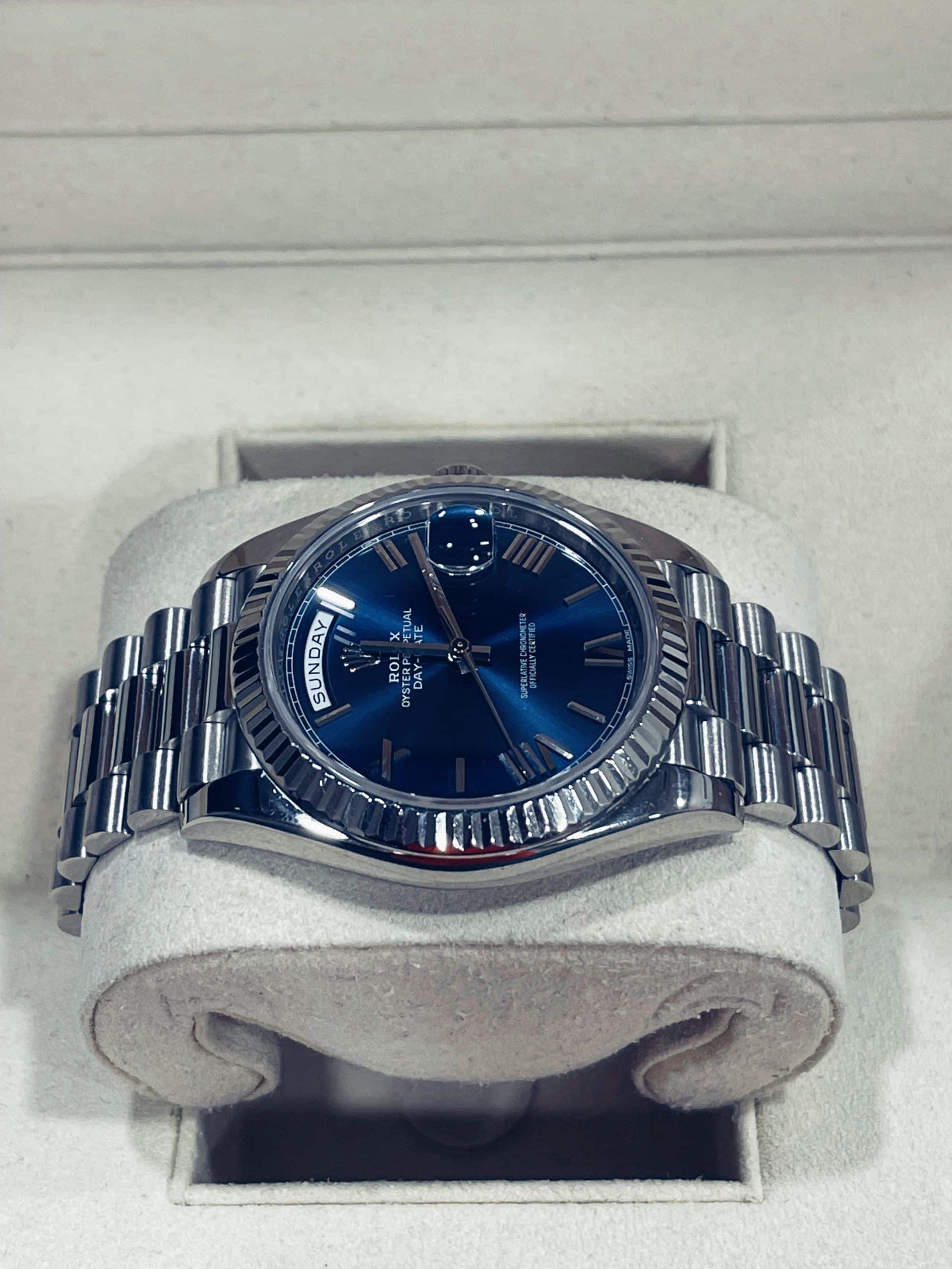Rolex Day-Date oro blanco y esfera azul / 228239 / 2017 - Imagen 2