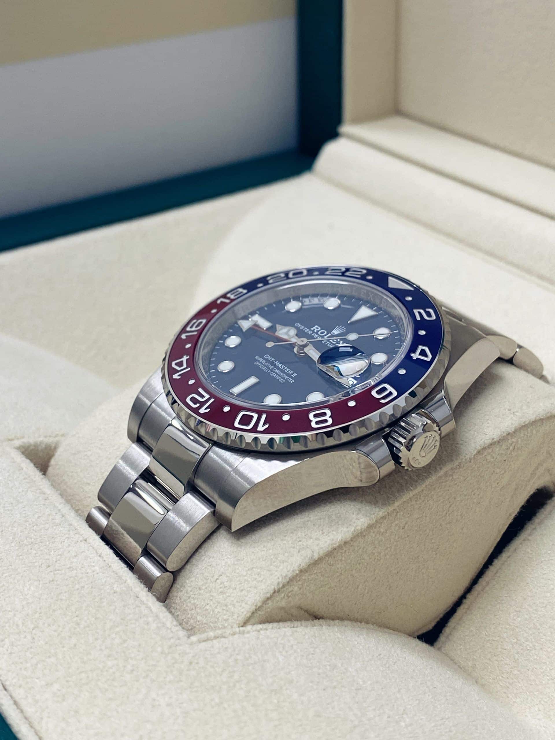 Rolex GMT Master II Pepsi / 126710BLRO / 2021 - Imagen 2