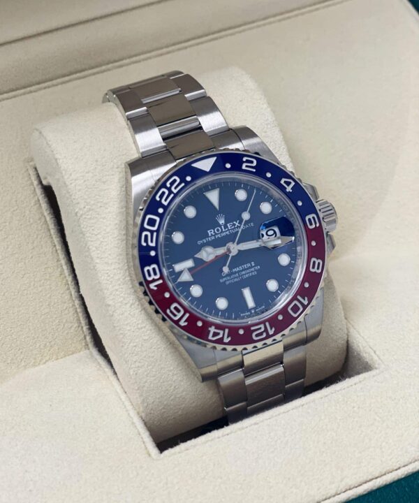 Rolex GMT Master II Pepsi / 126710BLRO / 2021