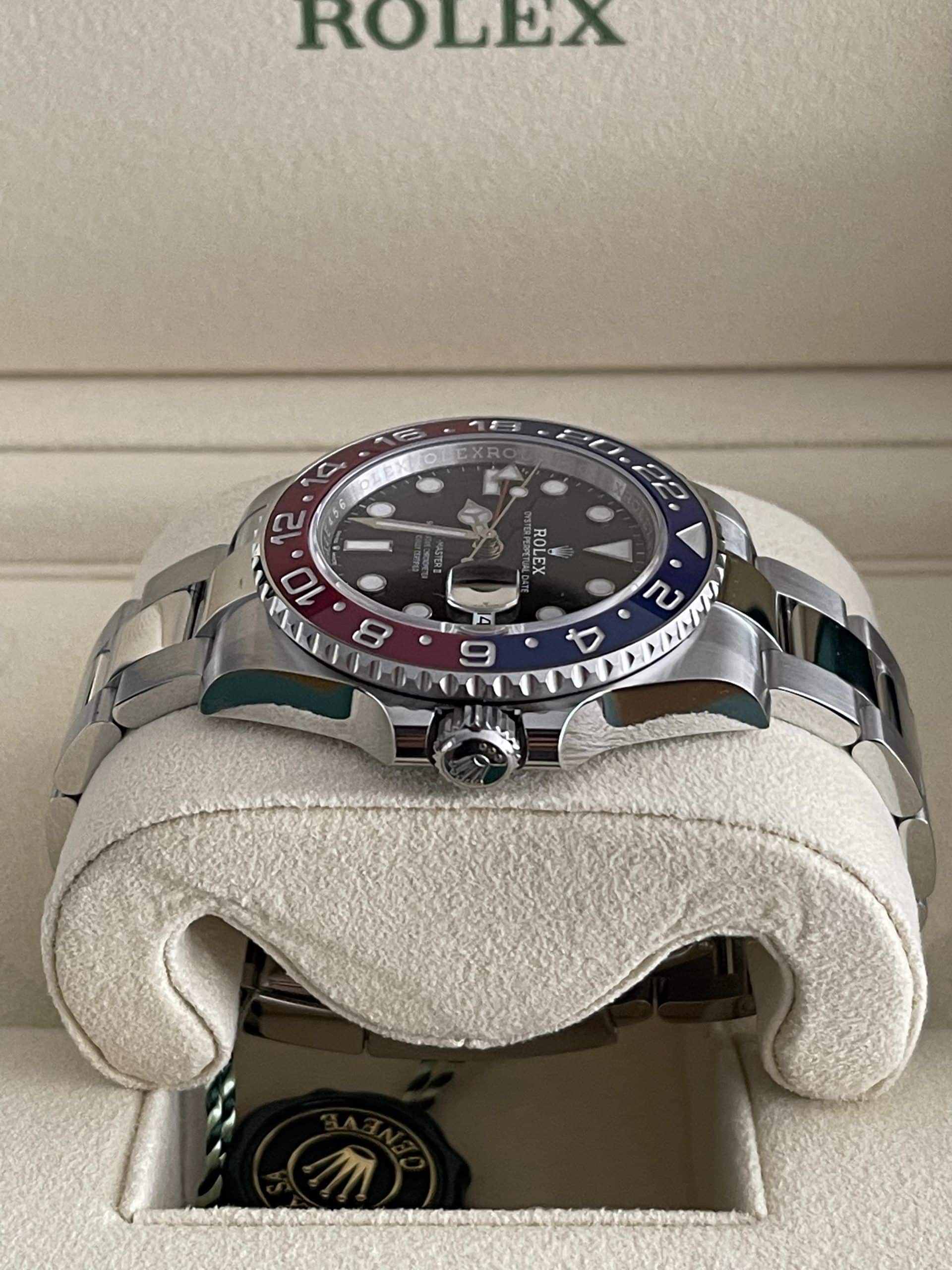 Rolex GMT Master II / Pepsi / Oyster Bracelet / 126710BLRO / 2021 / - Imagen 4