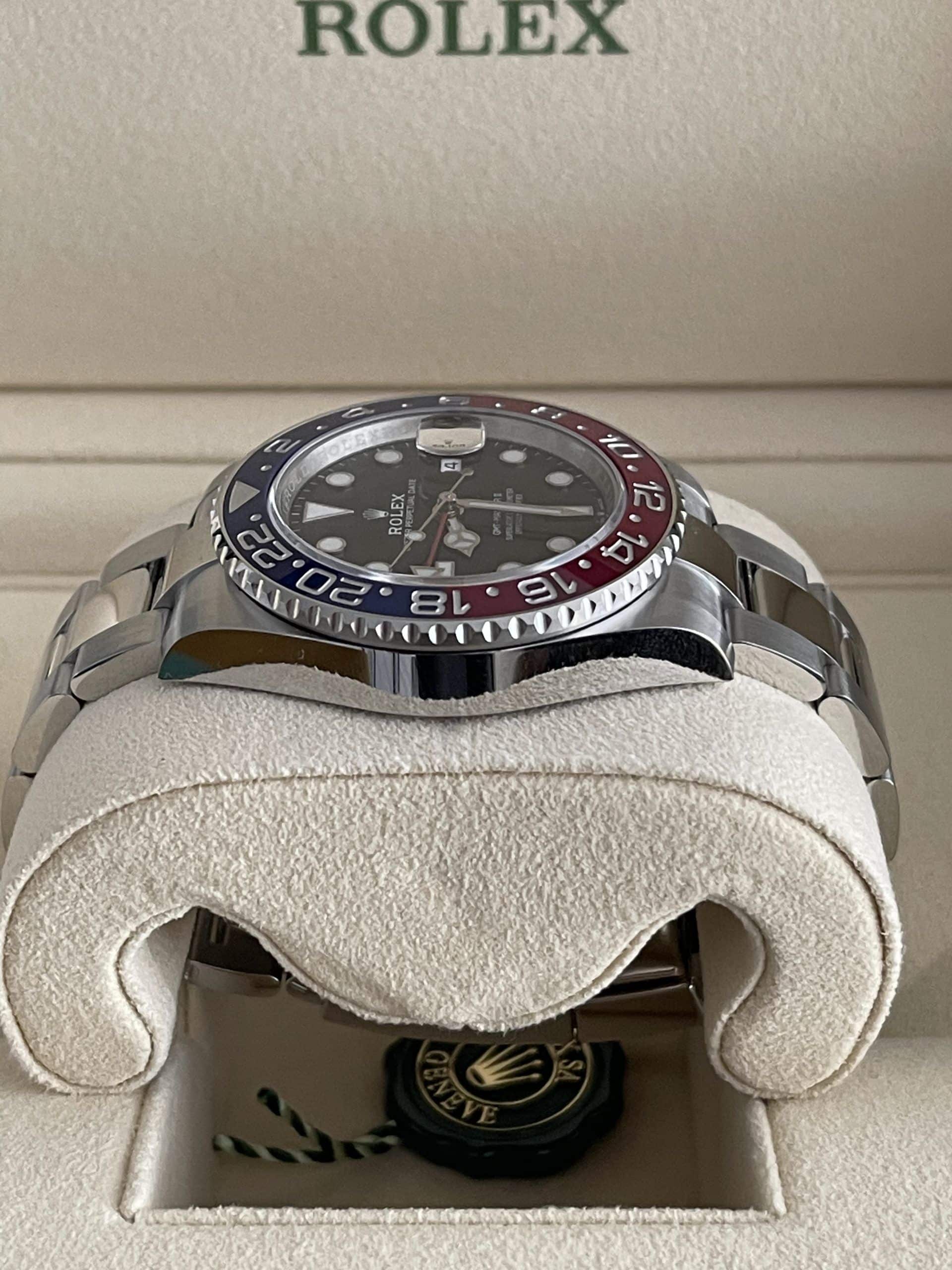 Rolex GMT Master II / Pepsi / Oyster Bracelet / 126710BLRO / 2021 / - Imagen 2