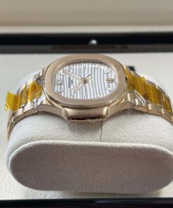 Alternative view of Patek Philippe Nautilus Lady / 7118R-001 / 2021