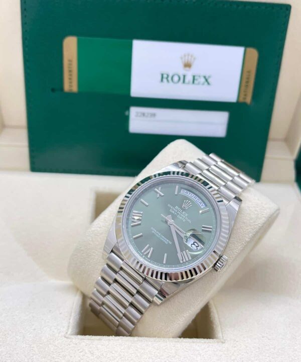 Alternative view of Rolex Day-Date Oro Blanco y Esfera Verde / 228239 / 2020