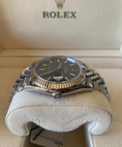 Alternative view of Rolex Datejust 41mm Rhodium Dial - bisel estriado / jubilee / 126334 / 2020
