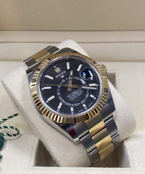 Rolex Sky Dweller / 326933 / 2021