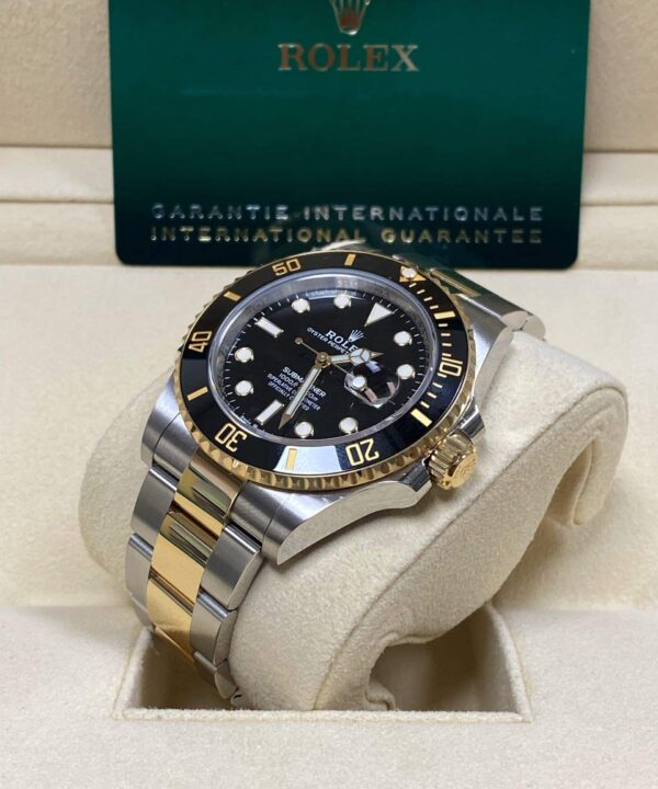 Alternative view of Rolex Submariner Date Negro Acero y Oro / 126613LN / Nuevo