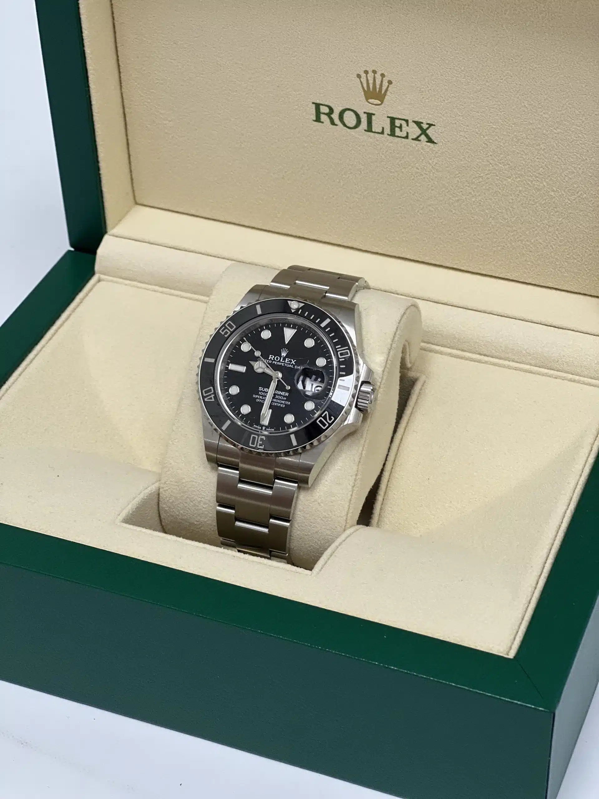 Rolex Submariner Date negro 41mm / 126610LN / 2022 - Imagen 4