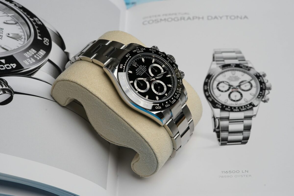 Rolex Cosmograph Daytona de acero con esfera negra y brazalete pulido brillante