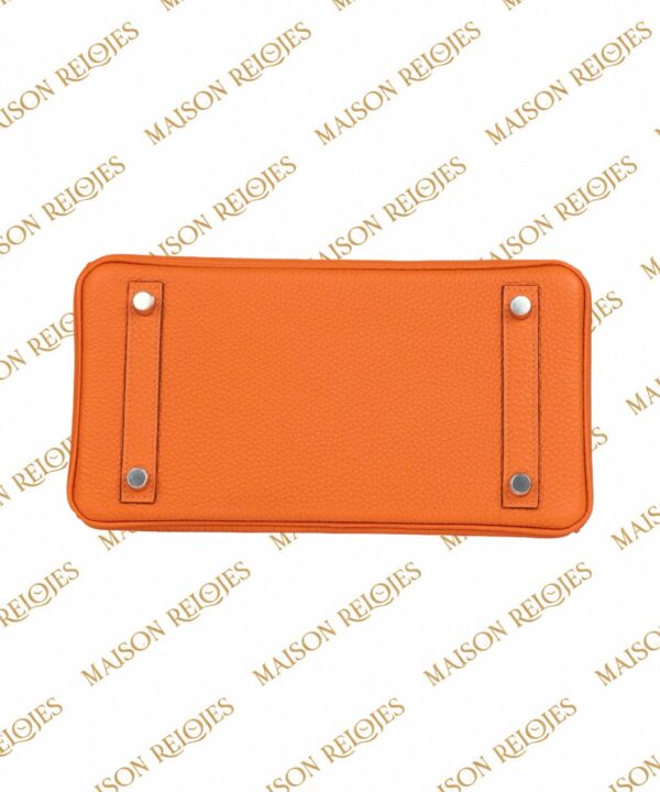 Hermès Birkin 25 Orange Minium en piel Togo con herrajes de paladio PHW — detalle de la base
