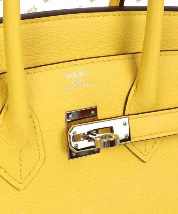 Hermès Birkin 25 Jaune de Naples Novillo PHW — detalle del cierre y sello