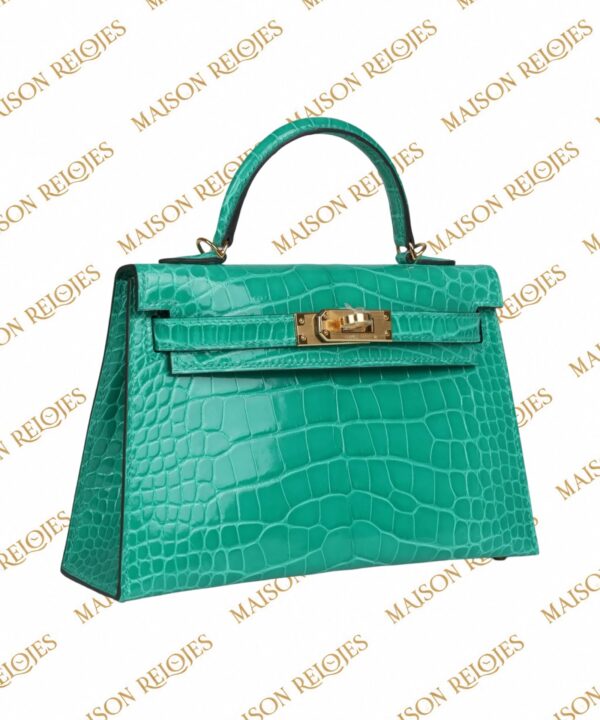 Hermès Mini Kelly 20 Sellier Vert Jade en aligátor brillante con herrajes dorados GHW — vista frontal
