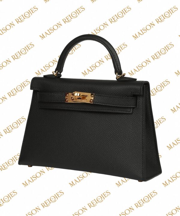 Hermès Mini Kelly 20 Sellier Black en piel Epsom con herrajes dorados GHW — vista tres cuartos derecha