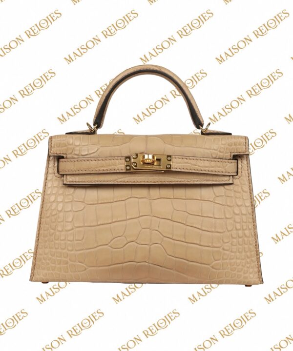 Hermès Kelly 20 Sellier · Chai · Aligátor mate · GHW — vista frontal