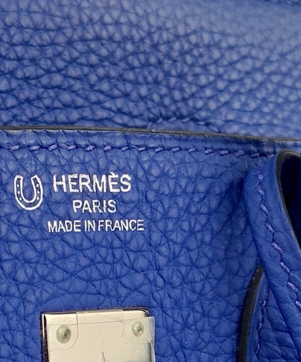 Detalle del sello Special Order del Hermès Birkin 25 Togo Blue Electric