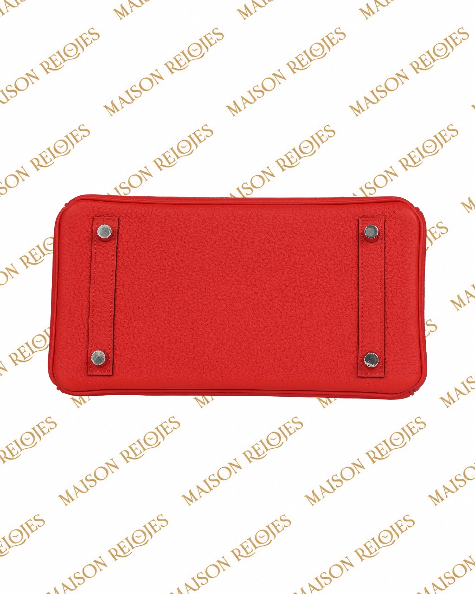 Hermès Birkin 25 Rouge Pivoine en piel Togo con herrajes Palladium: base con cuatro apoyos metálicos