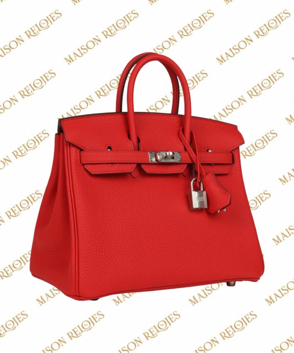 Hermès Birkin 25 Rouge Pivoine en piel Togo con herrajes Palladium: vista en tres cuartos izquierda