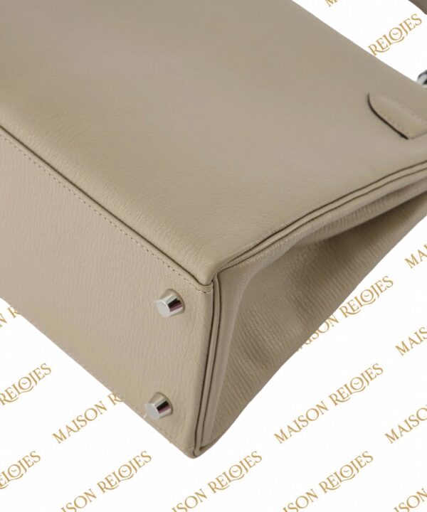 Hermès Kelly 28 / Gris Tourterelle / Chèvre Mysore / PHW / Special Order - Imagen 6