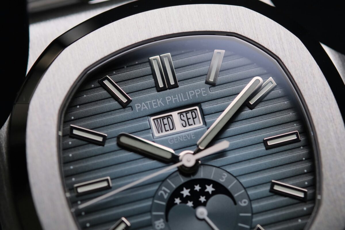 Esfera del Patek Philippe Nautilus 5726 con calendario anual y fases de luna